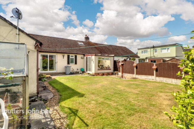 3 bed property, in Three Fields Close, £240,000