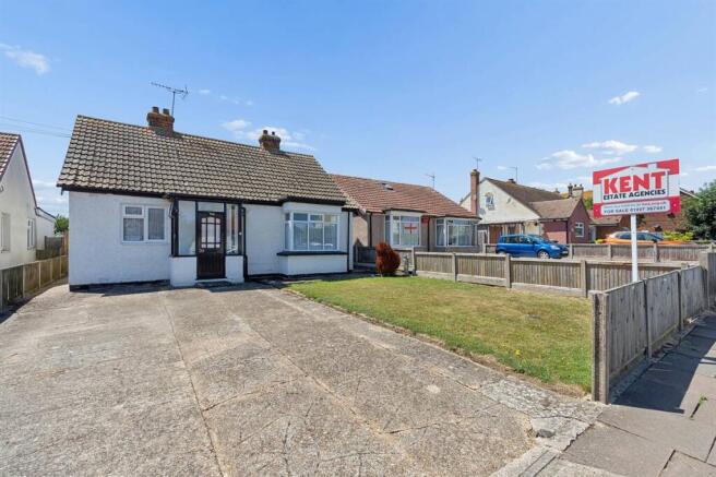 2 bed property, in Terminus Drive, £400,000
