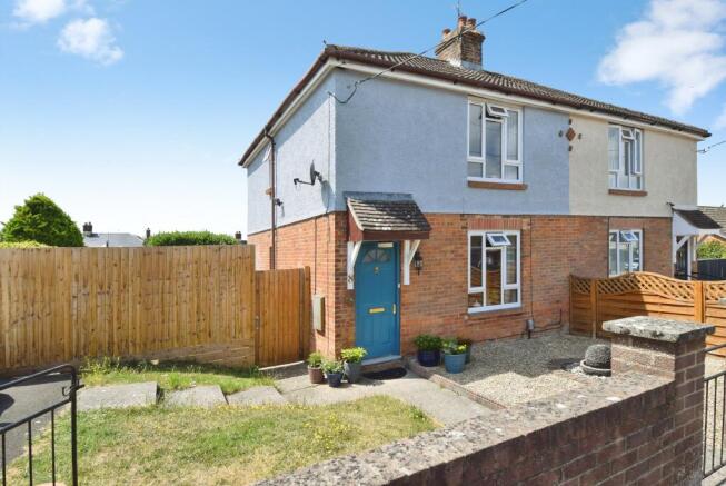 3 bed property, in Highfield Road, £315,000