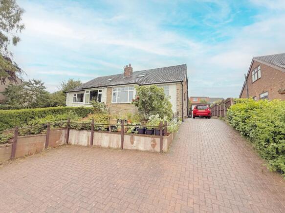 3 bed property, in Bolton Hall Road, £200,000