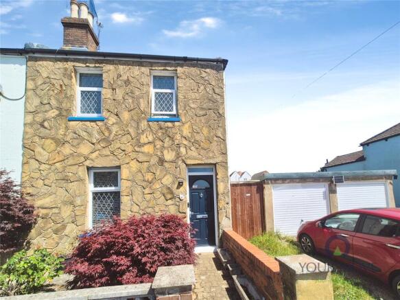 3 bed property, in Brook Street, £300,000