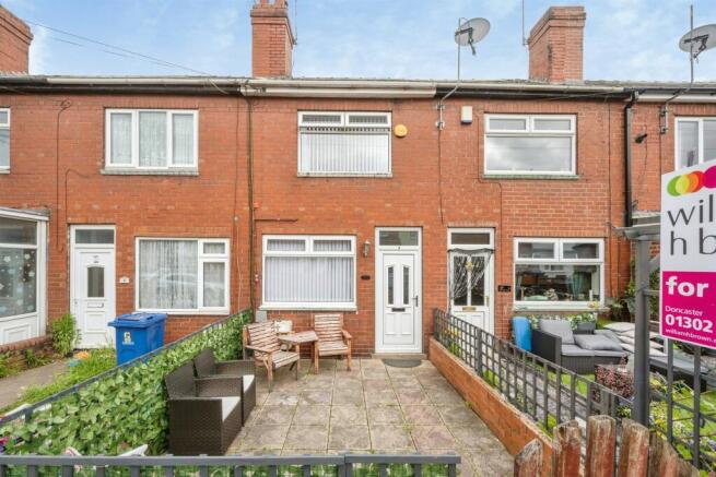 2 bed property, in Riviera Mount, £70,000