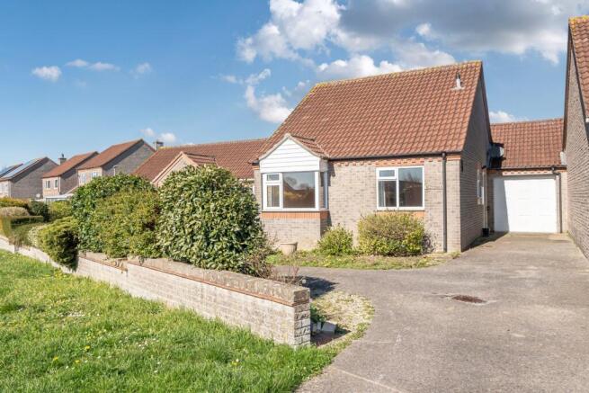2 bed property, in Leighton Lane, £250,000