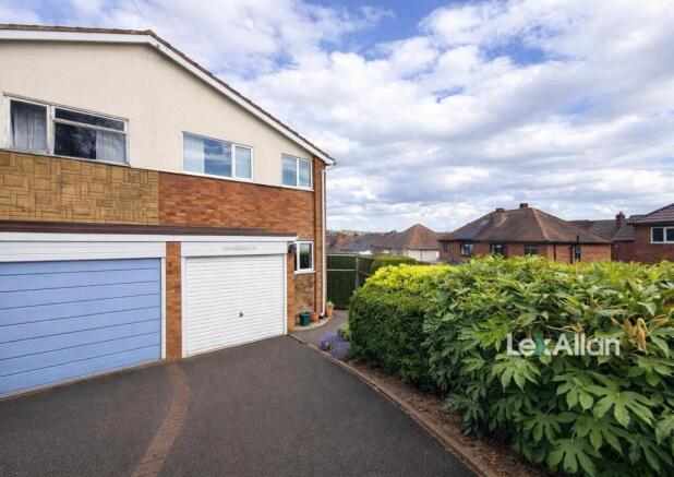 3 bed property, in Bower Lane, £260,000