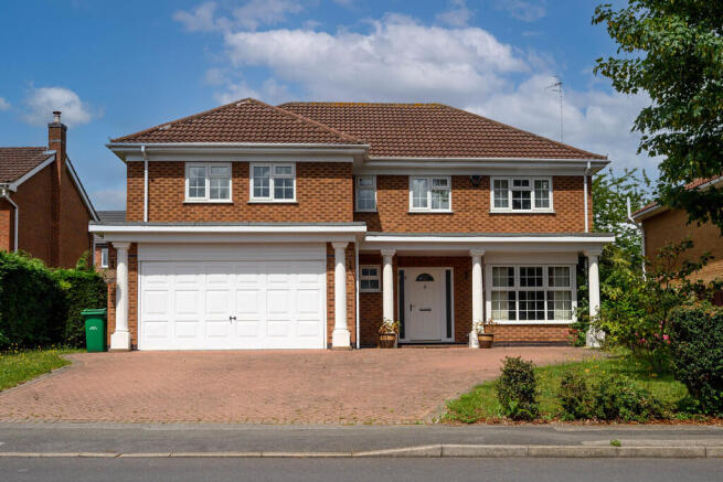 4 bed property, in Lambourne Drive, £650,000