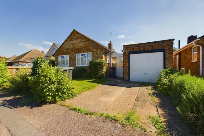 2 bed property, in Thirleby Close, £475,000