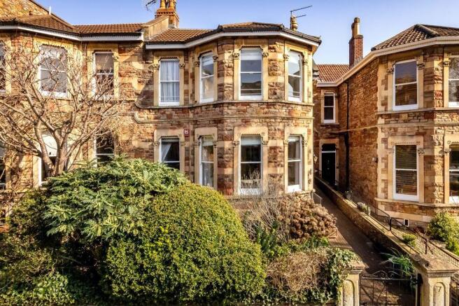 5 bed property, in Beaconsfield Road, £1,350,000