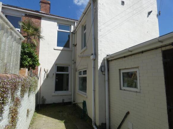 3 bed property, in Encombe Terrace, £69,950