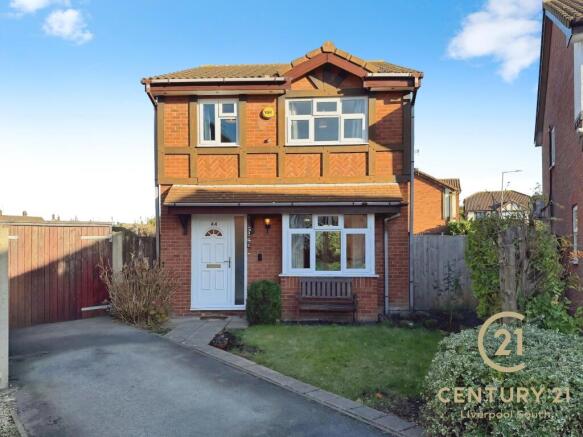 3 bed property, in Kingsthorne Park, £240,000