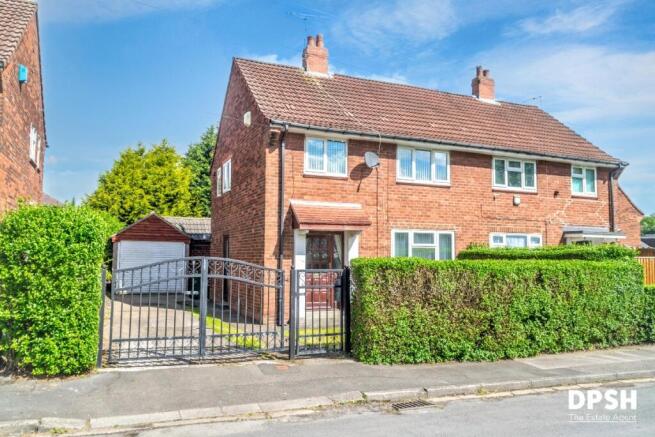 3 bed property, in Stonebridge Grove, £210,000