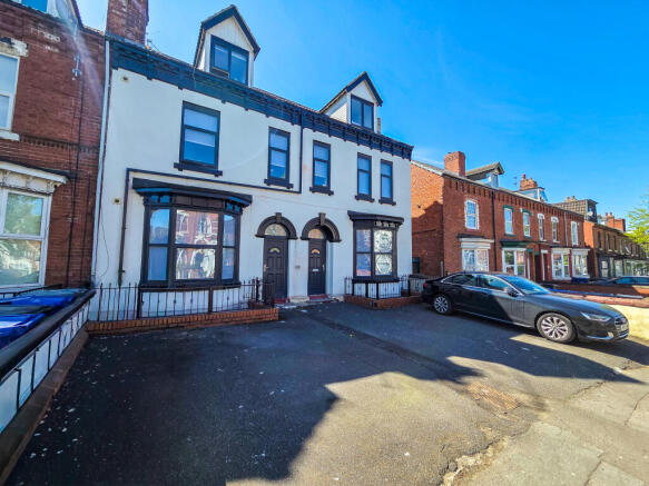 14 bed property, in Kings Road, £750,000