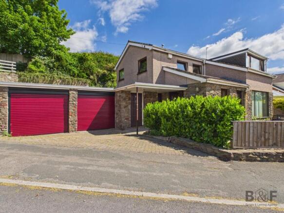 4 bed property, in Stanbridge Road, £495,000