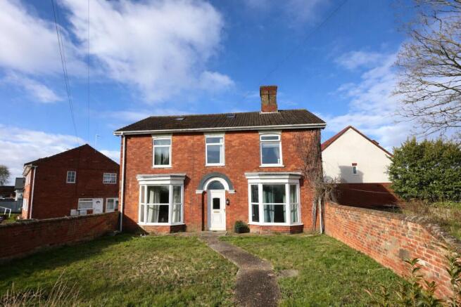 3 bed property, in Old Wainfleet Road, £140,000