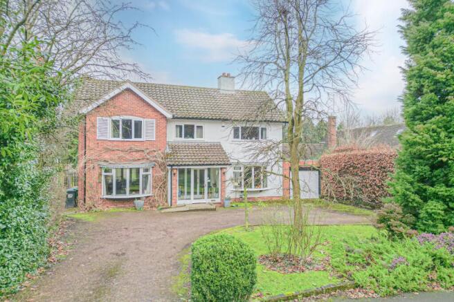 5 bed property, in Dorridge Road, £1,350,000