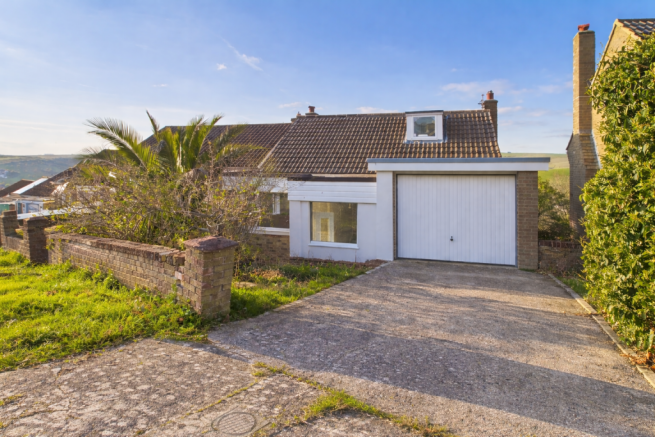 4 bed property, in Coombe Rise, £700,000