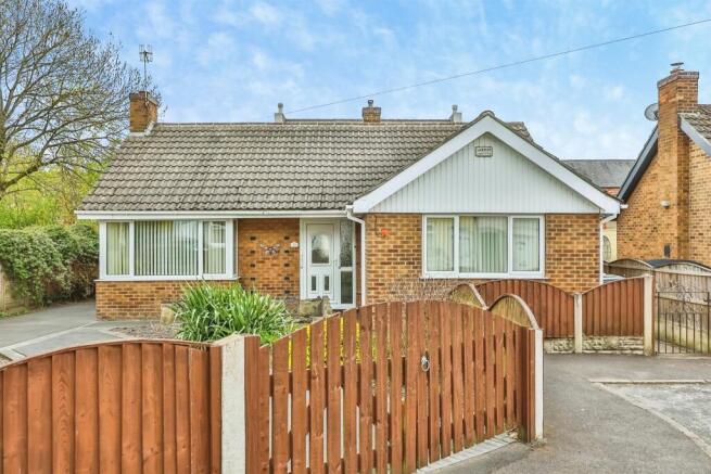 2 bed property, in Stamford Street, £240,000