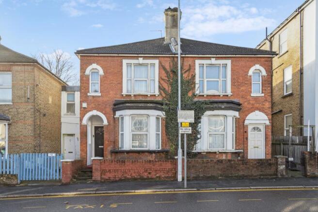 2 bed property, in Woodford Road, £500,000