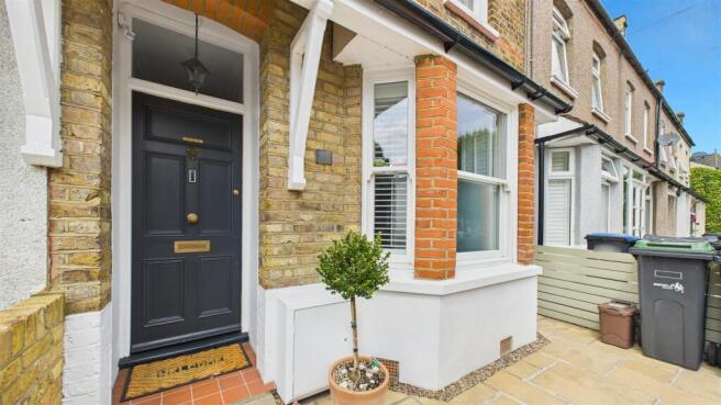 2 bed property, in Bertram Road, £500,000