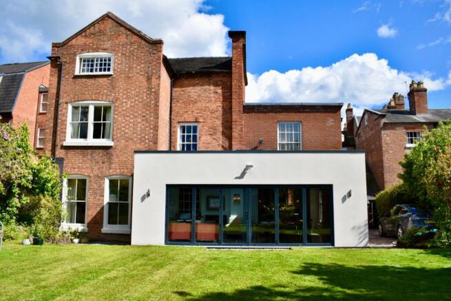 5 bed property, in Swan Hill, £1,650,000