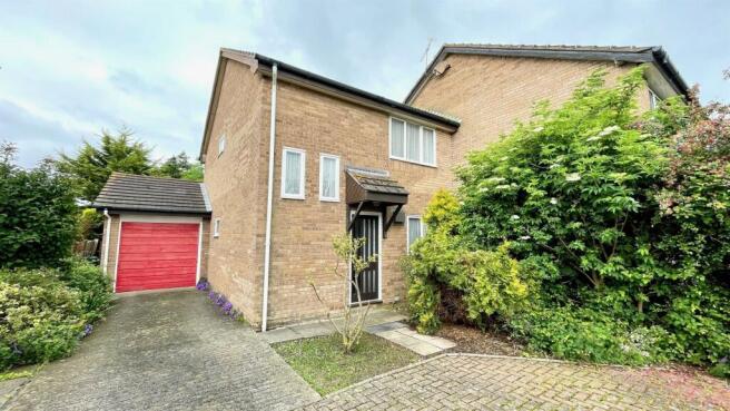3 bed property, in Queensway, £235,000