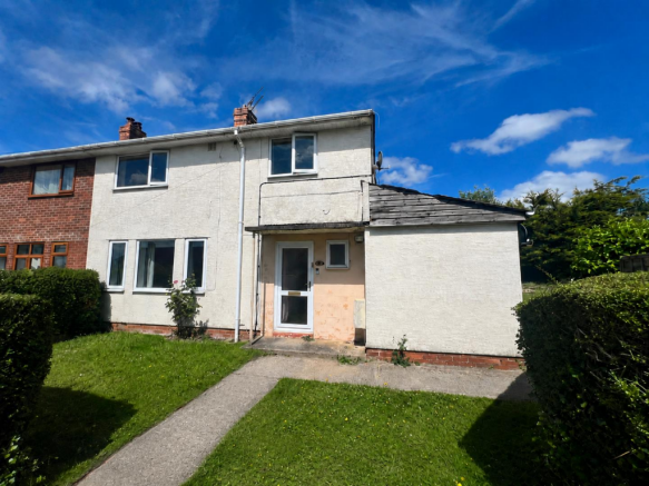 3 bed property, in Southwood Close, £220,000