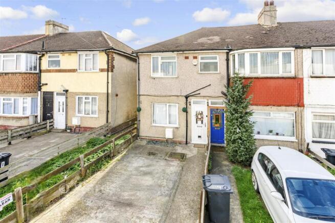 2 bed property, in Burnham Crescent, £240,000