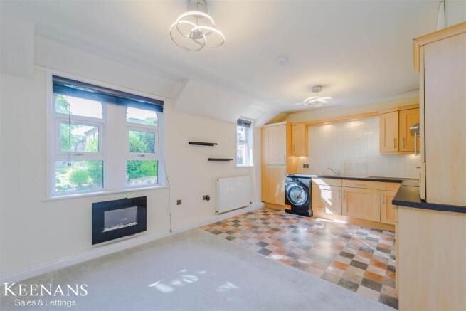 1 bed property, in The Courtyard, £70,000