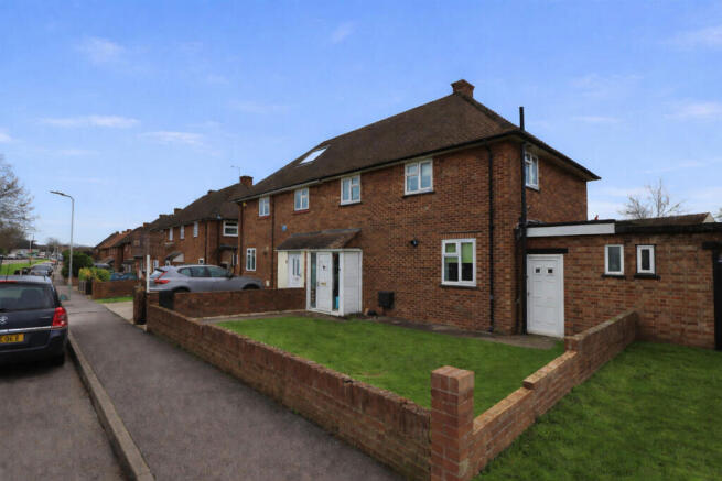 3 bed property, in Chase Cross Road, £360,000