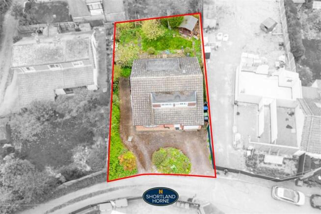 4 bed property, in Holly Walk, £525,000