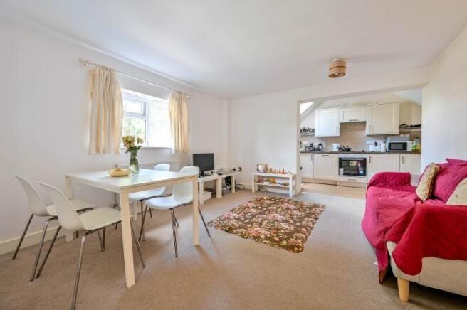 2 bed property, in Cobbett Road, £255,000