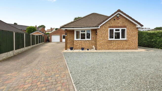 3 bed property, in Carrington Close, £350,000