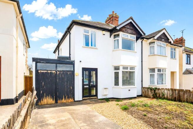 3 bed property, in Kenilworth Avenue, £550,000