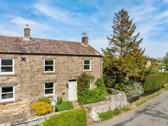 3 bed property, in Pinfold, £400,000