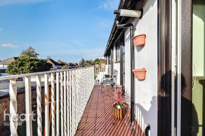 1 bed property, in Westmead Corner, £500,000