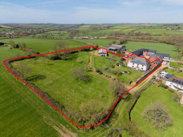 5 bed property, in Morchard Road, £850,000