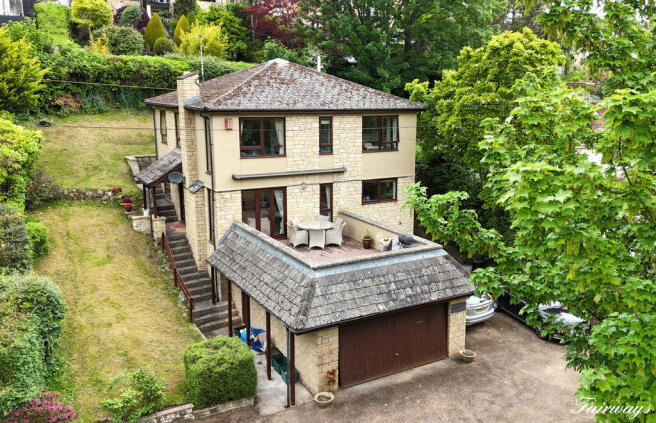 4 bed property, in Entry Hill, £775,000