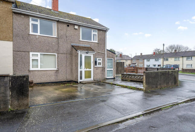 3 bed property, in Dancey Mead, £325,000
