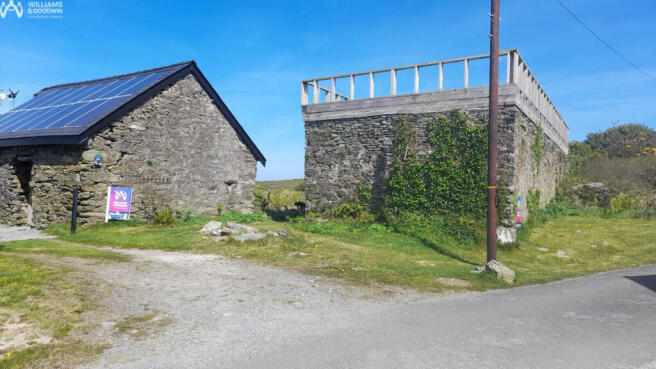 3 bed property, in Pentrefelin, £175,000