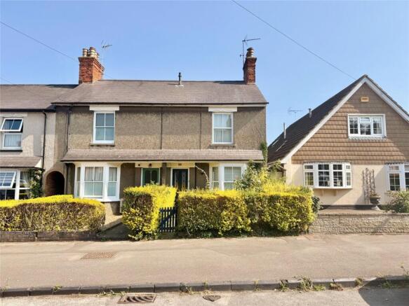 2 bed property, in Station Road, £370,000