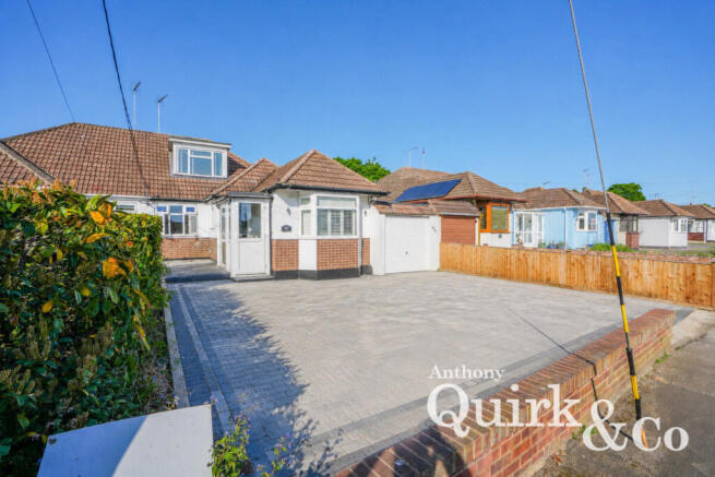 4 bed property, in Eastwood Road, £400,000