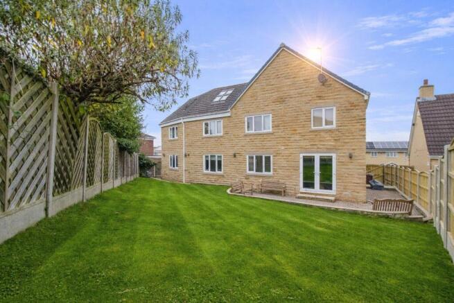 4 bed property, in Walton Station Lane, £775,000