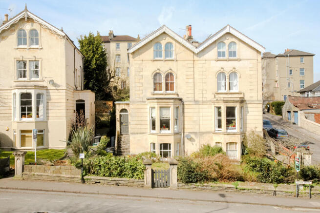 2 bed property, in Cotham Brow, £325,000