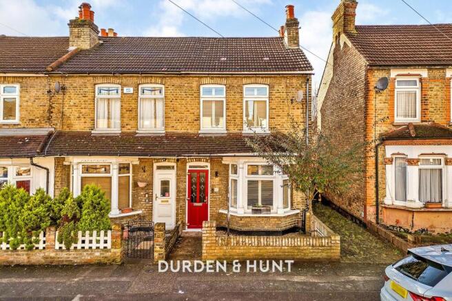 2 bed property, in Douglas Road, £450,000