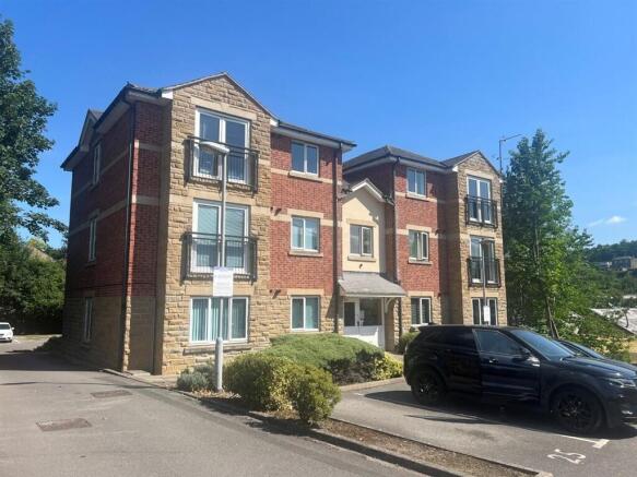 2 bed property, in College View (2FF & Parking Space), £55,000