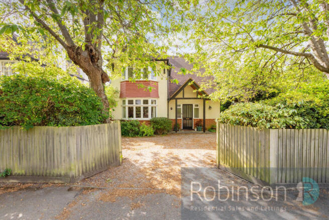 3 bed property, in Linden Avenue, £800,000