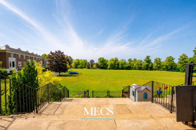 2 bed property, in Britannic Park, £190,000