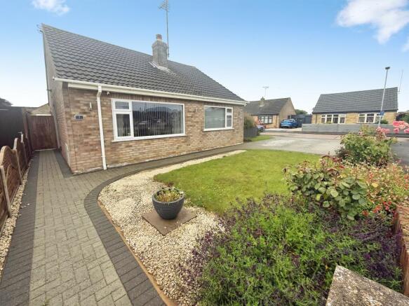 3 bed property, in Newborn Close, £350,000