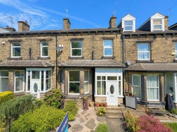 4 bed property, in Cemetery Road, £350,000