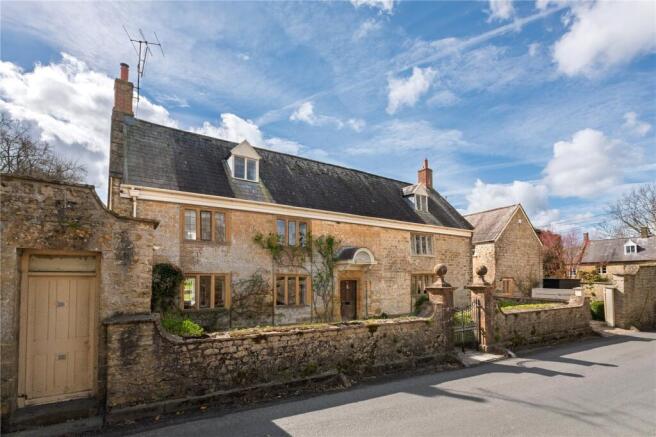5 bed property, in Whitcombe Road, £1,495,000