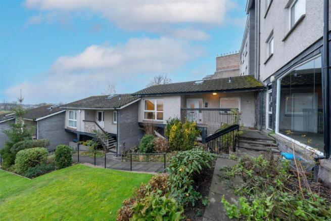 1 bed property, in Bridgend Court, £85,000